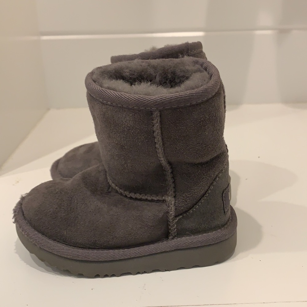 UGG Kids Boots in Gray - Picture 2 of 4